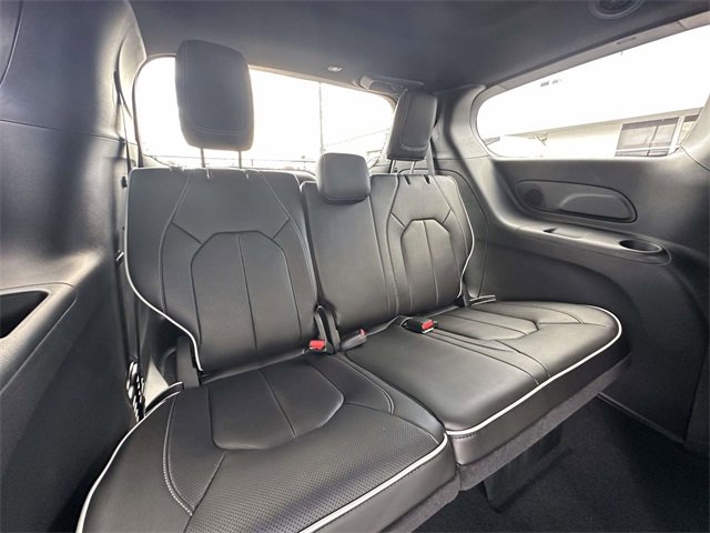 New 2026 Chrysler Pacifica Limited image 33