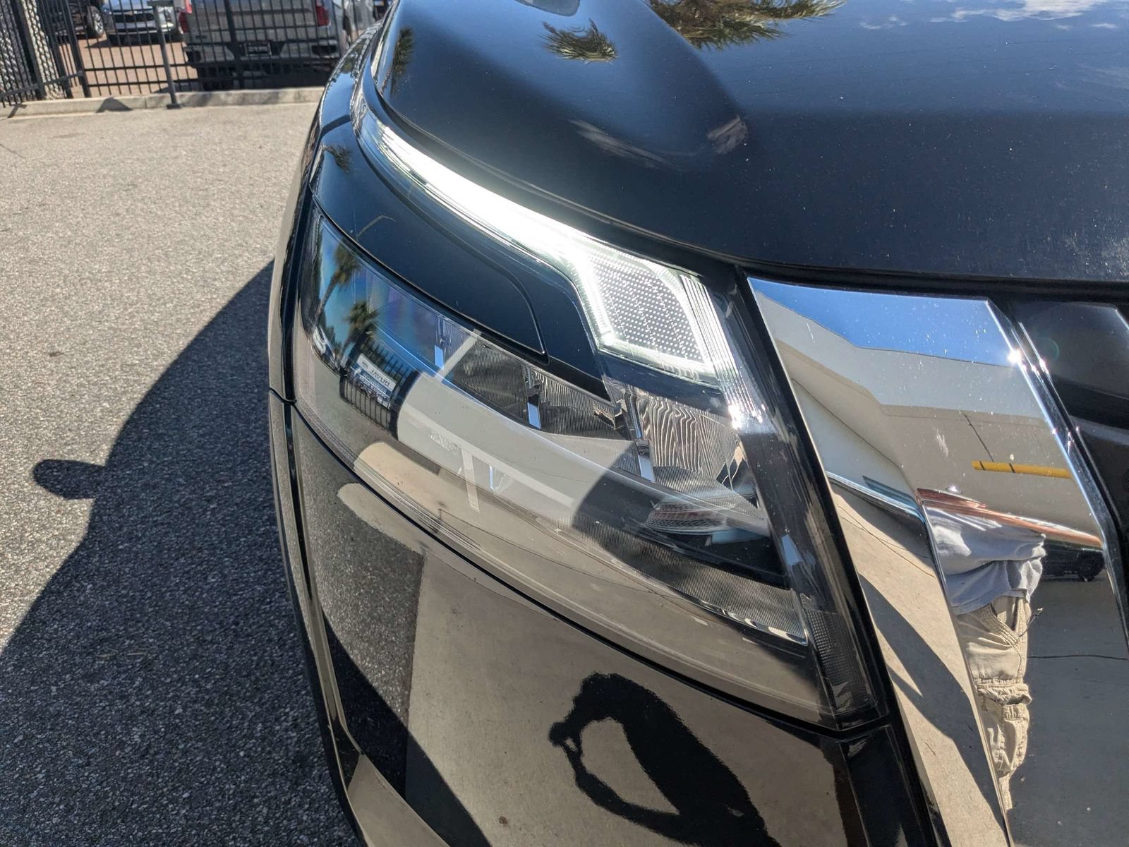 Used 2025 Nissan Pathfinder SV FWD image 10