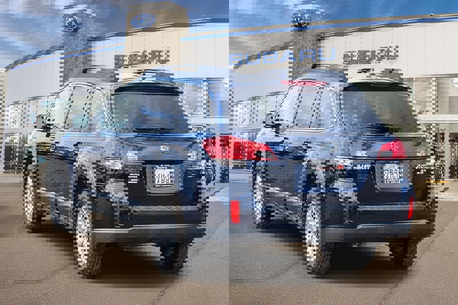 Used 2014 Subaru Outback 3.6R Limited image 2