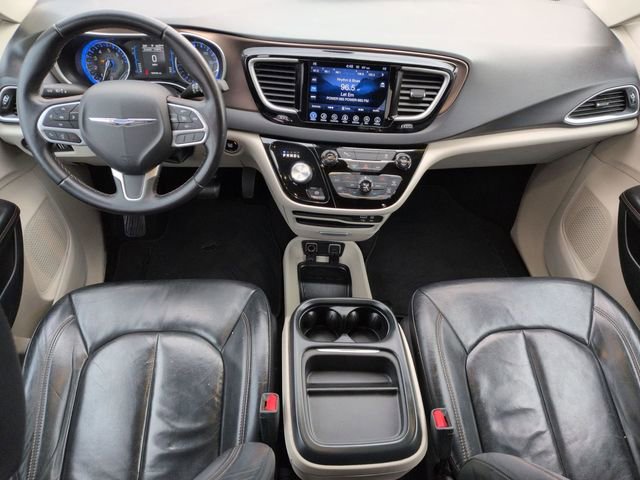 Used 2017 Chrysler Pacifica Touring-L w/ Tire & Wheel Group image 27