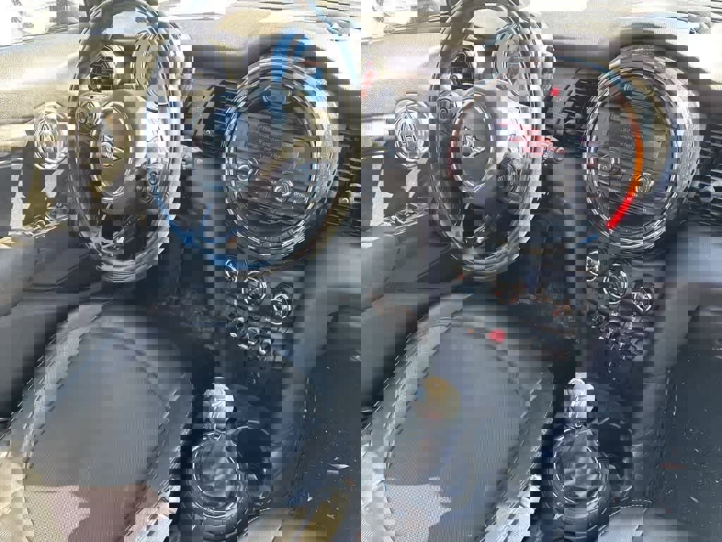 Used 2015 MINI Cooper 4-Door Hardtop image 6