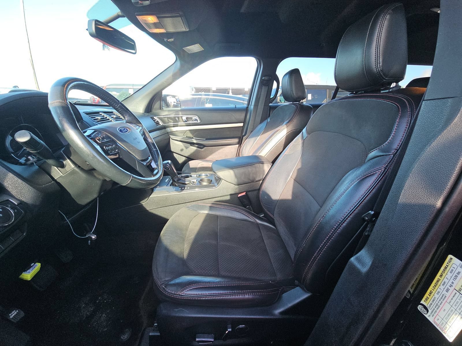 Used 2018 Ford Explorer XLT w/ Equipment Group 202A FWD image 5