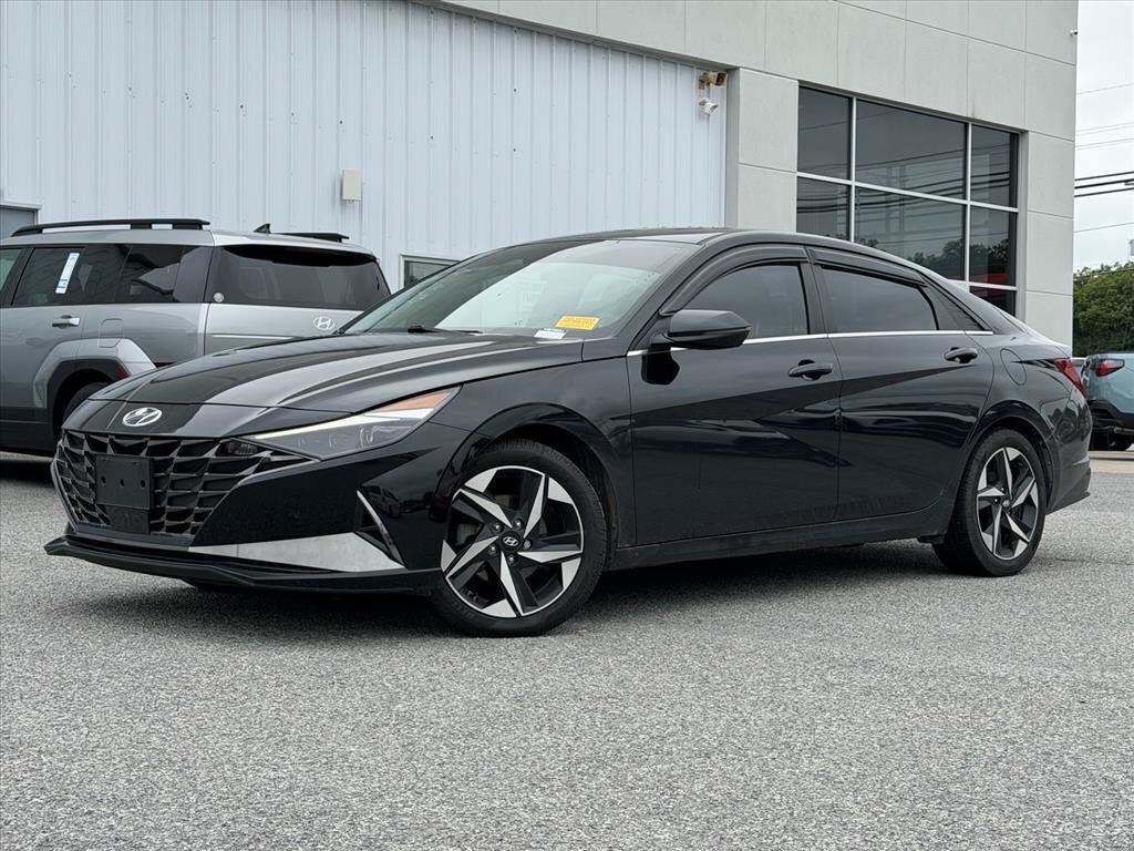 Used 2023 Hyundai Elantra Limited FWD image 2