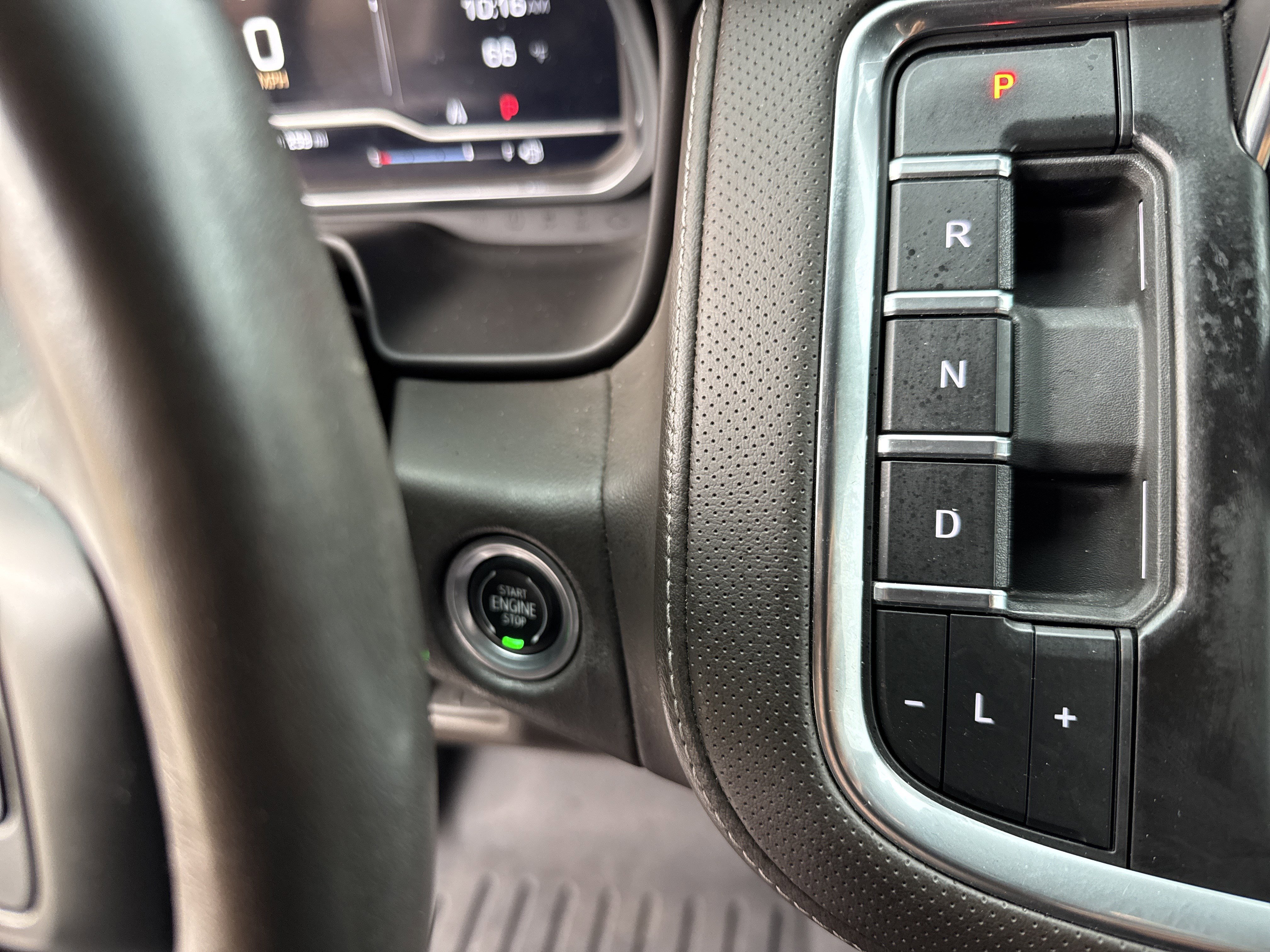 Used 2022 GMC Yukon SLT w/ SLT Premium Package image 26