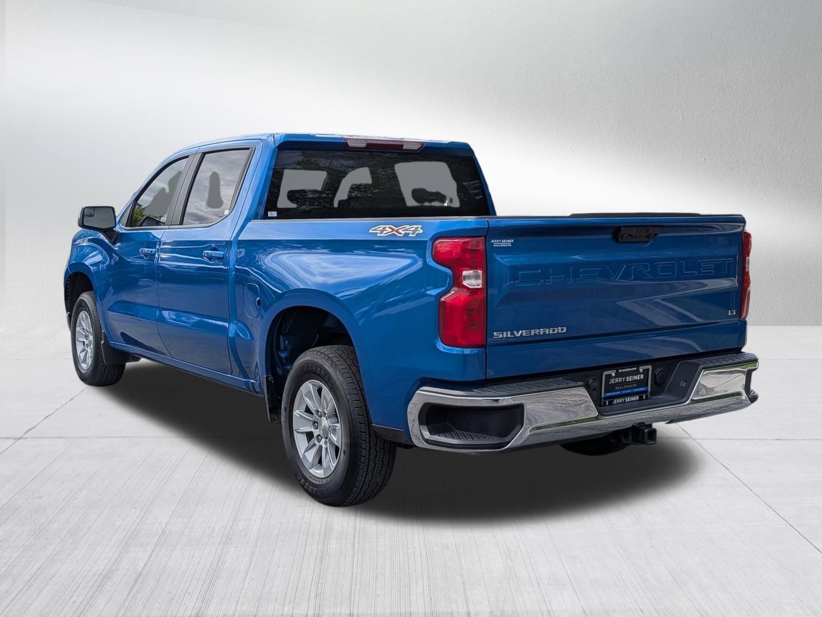 Certified 2022 Chevrolet Silverado 1500 LT AWD/4WD image 3