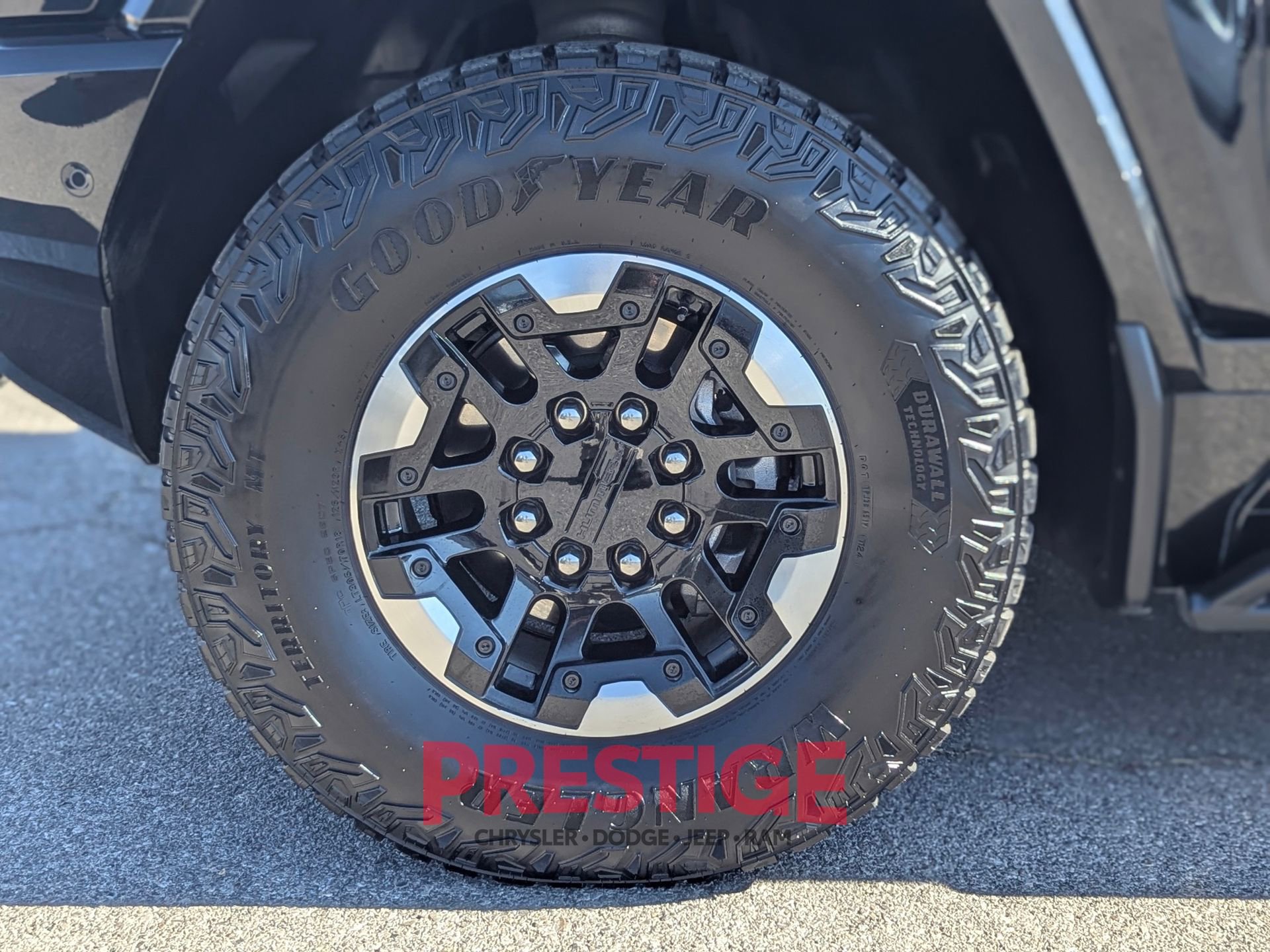 Used 2024 GMC Hummer EV 2X w/ Extreme Off-Road Package AWD/4WD image 17