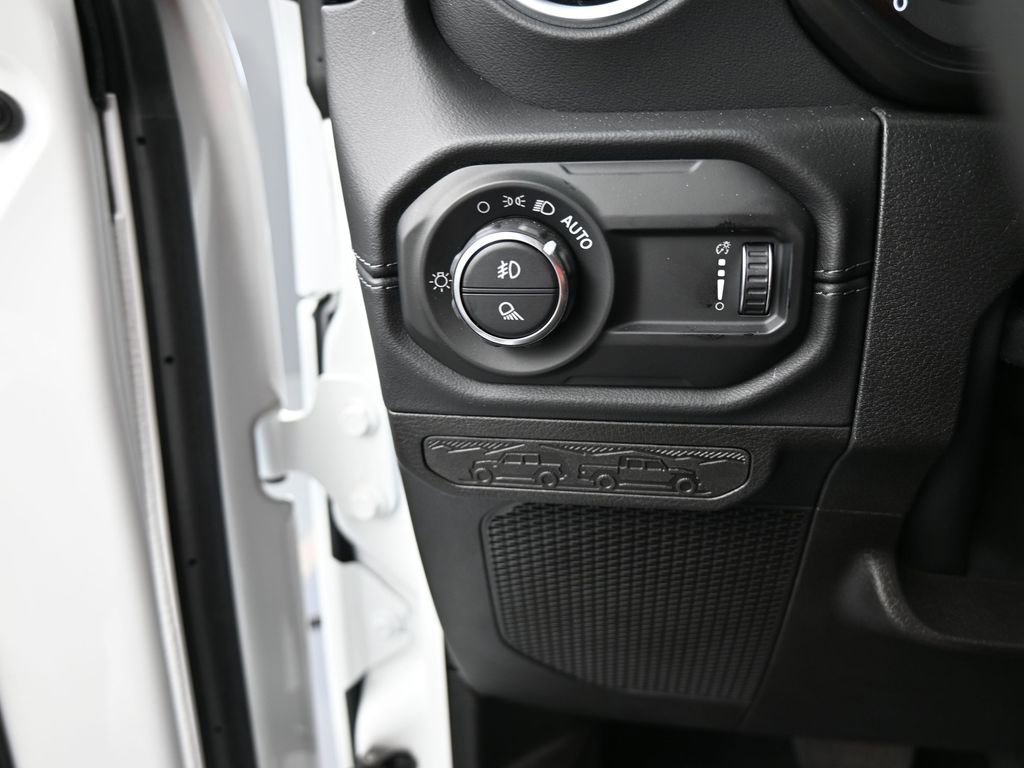 Used 2024 Jeep Gladiator Sport w/ Premium Package image 34