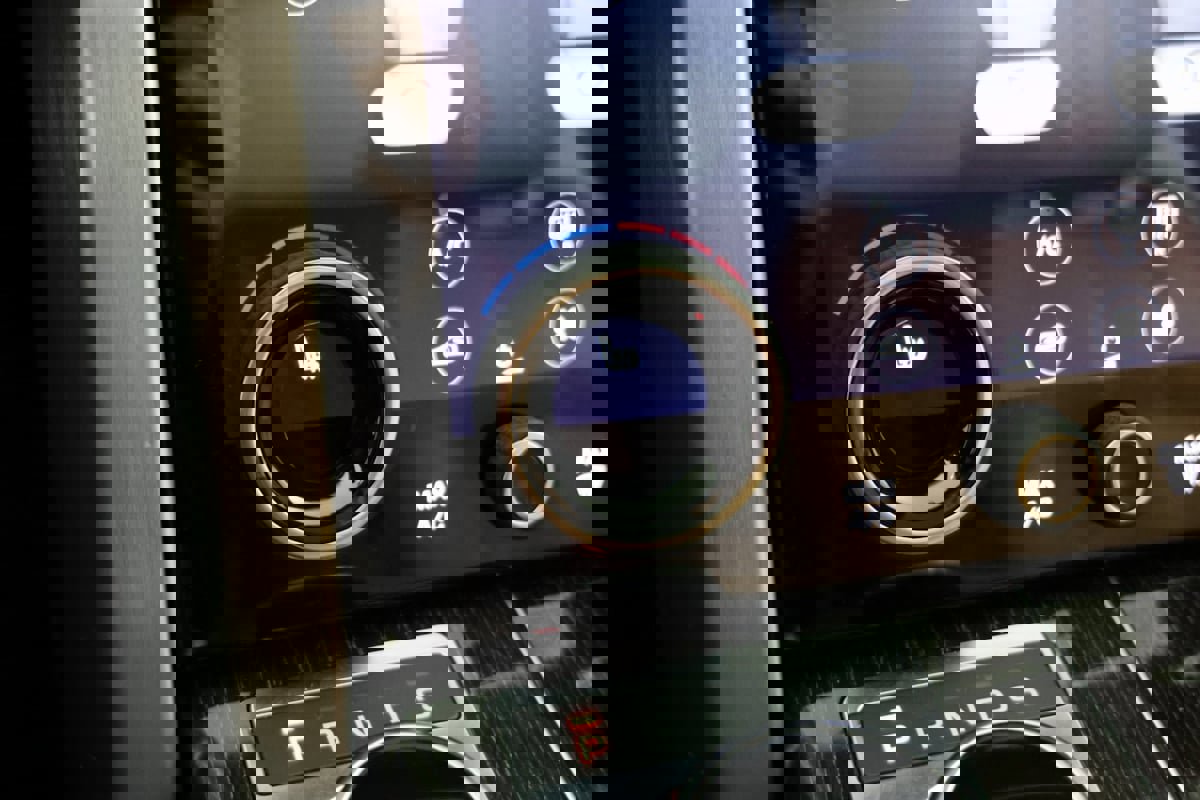 Used 2019 Land Rover Range Rover Autobiography image 9