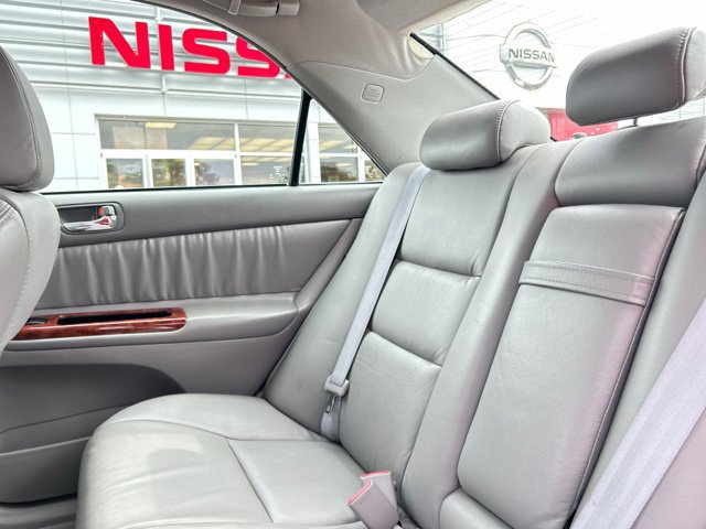 Used 2005 Toyota Camry XLE w/ VSC & Side Airbag Pkg FWD image 18
