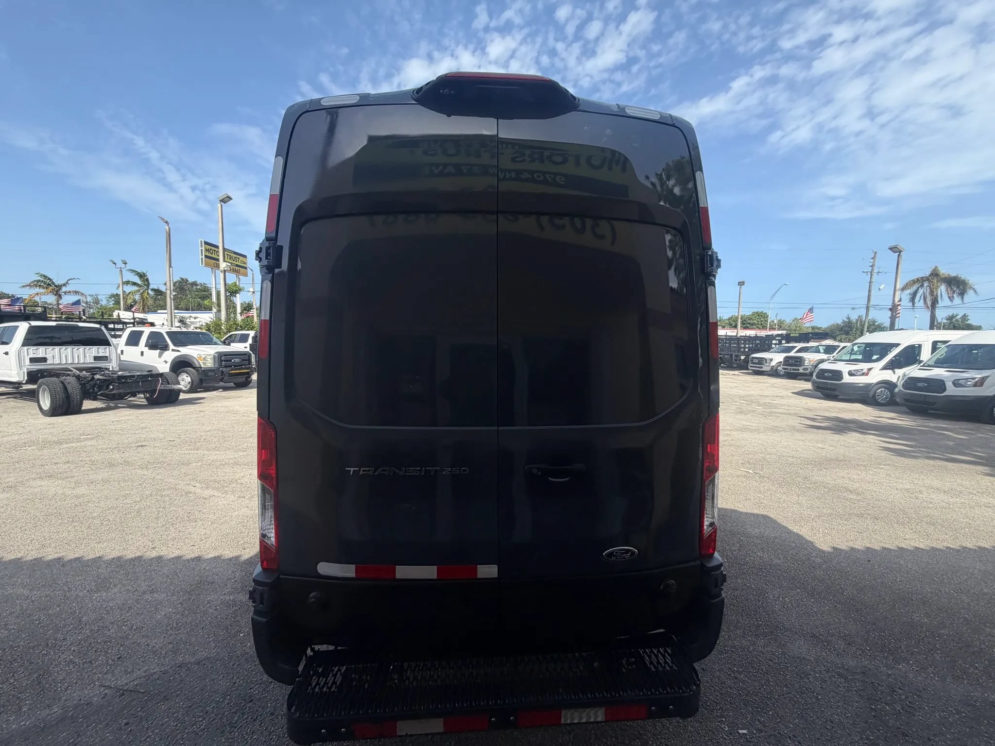 Used 2020 Ford Transit 250 148 High Roof Extended RWD image 4