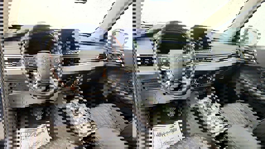 Used 2024 Mitsubishi Outlander SEL image 13