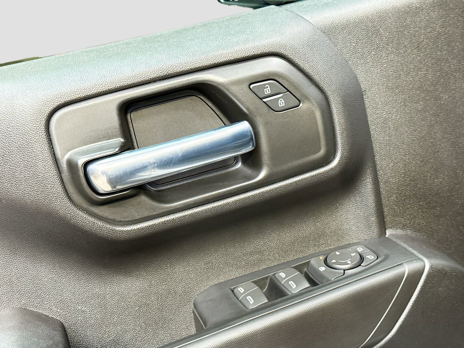 Used 2025 Chevrolet Silverado 1500 Custom Trail Boss w/ Turbomax Blackout Package image 21