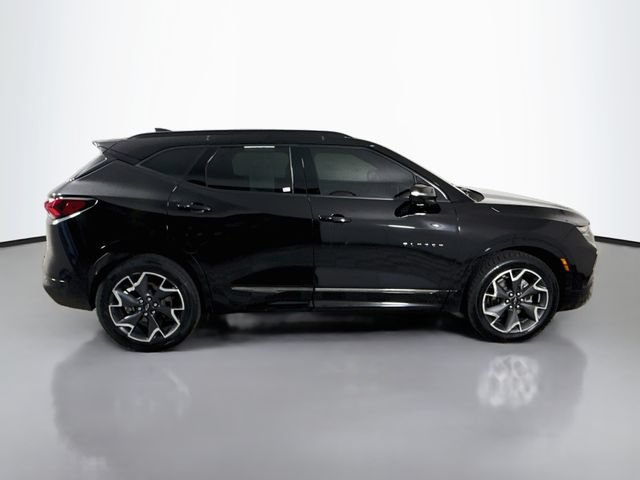 Used 2022 Chevrolet Blazer RS w/ Enhanced Convenience Package AWD/4WD image 9