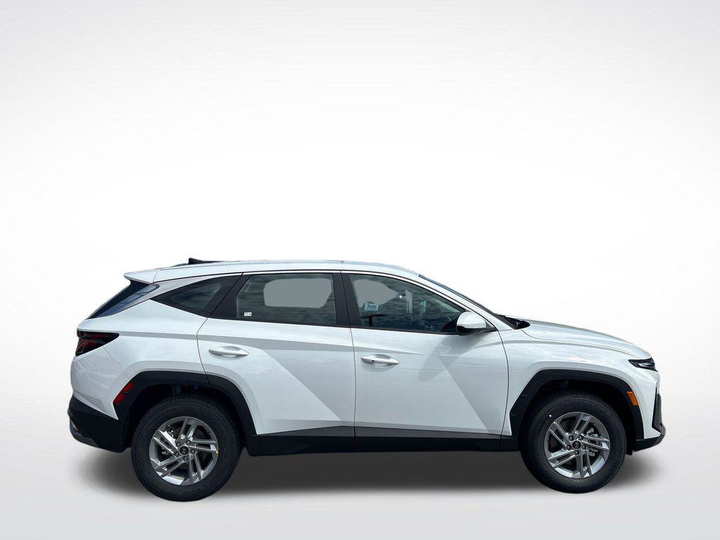 New 2026 Hyundai Tucson SE image 7