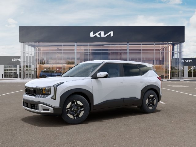 New 2027 Kia Seltos LX FWD image 3