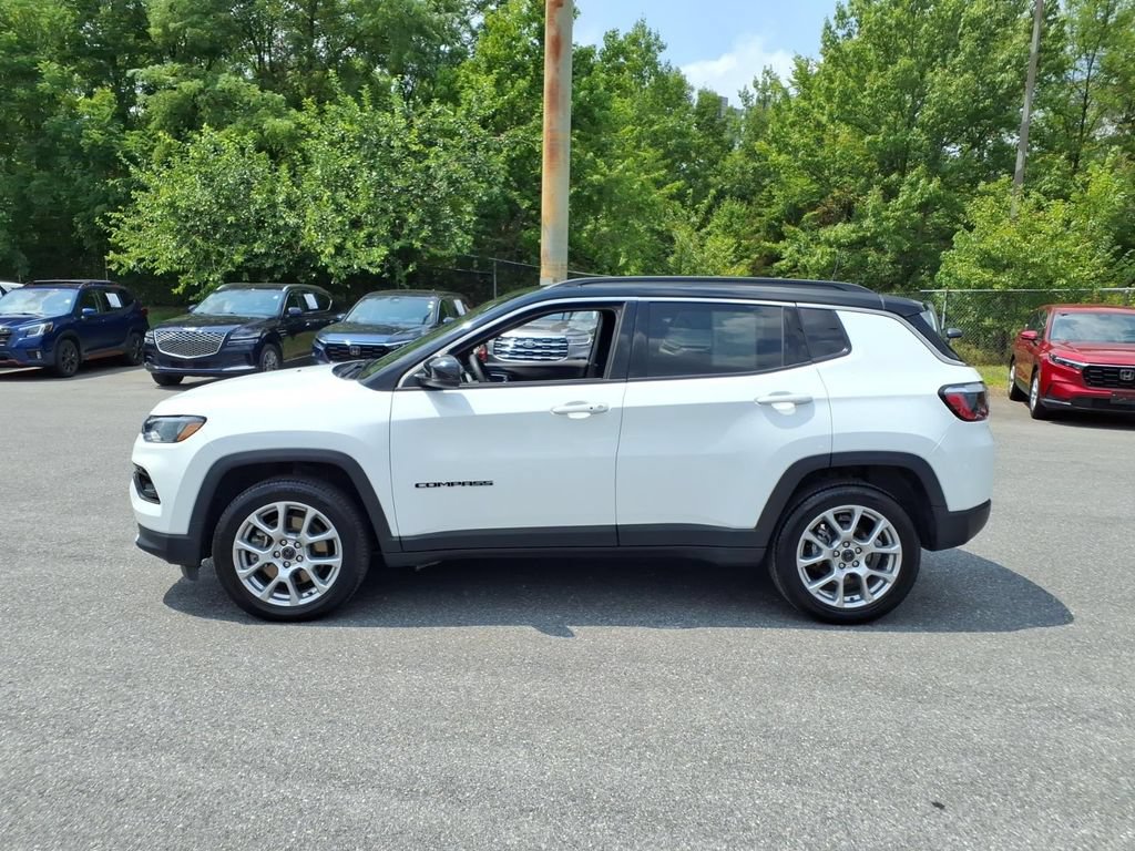 Used 2025 Jeep Compass Limited AWD/4WD image 6