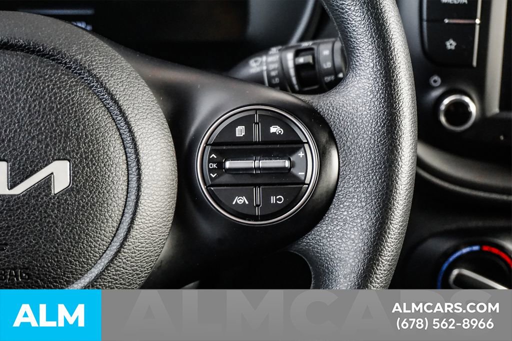Used 2025 Kia Soul LX w/ LX Technology Package FWD image 26