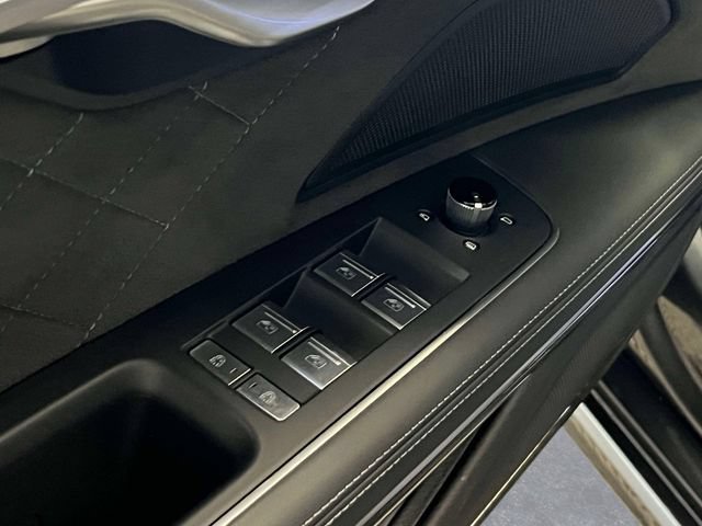 Used 2023 Audi S8 AWD/4WD image 16