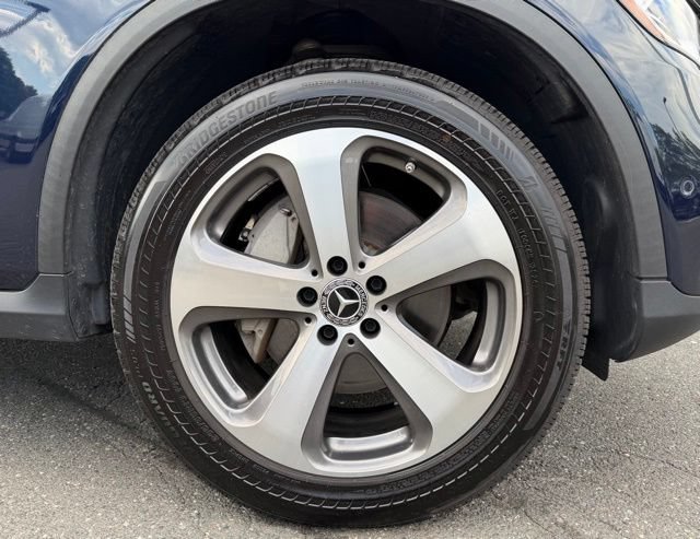 Used 2022 Mercedes-Benz GLC 300 4MATIC image 11