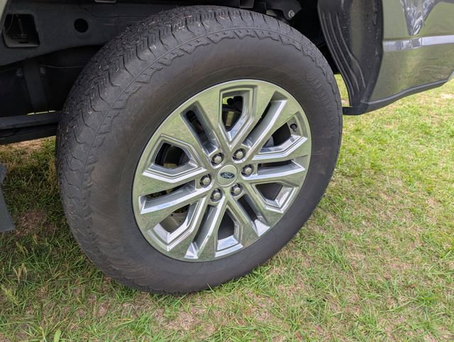 Used 2025 Ford F150 Lariat w/ Equipment Group 501A Mid image 26