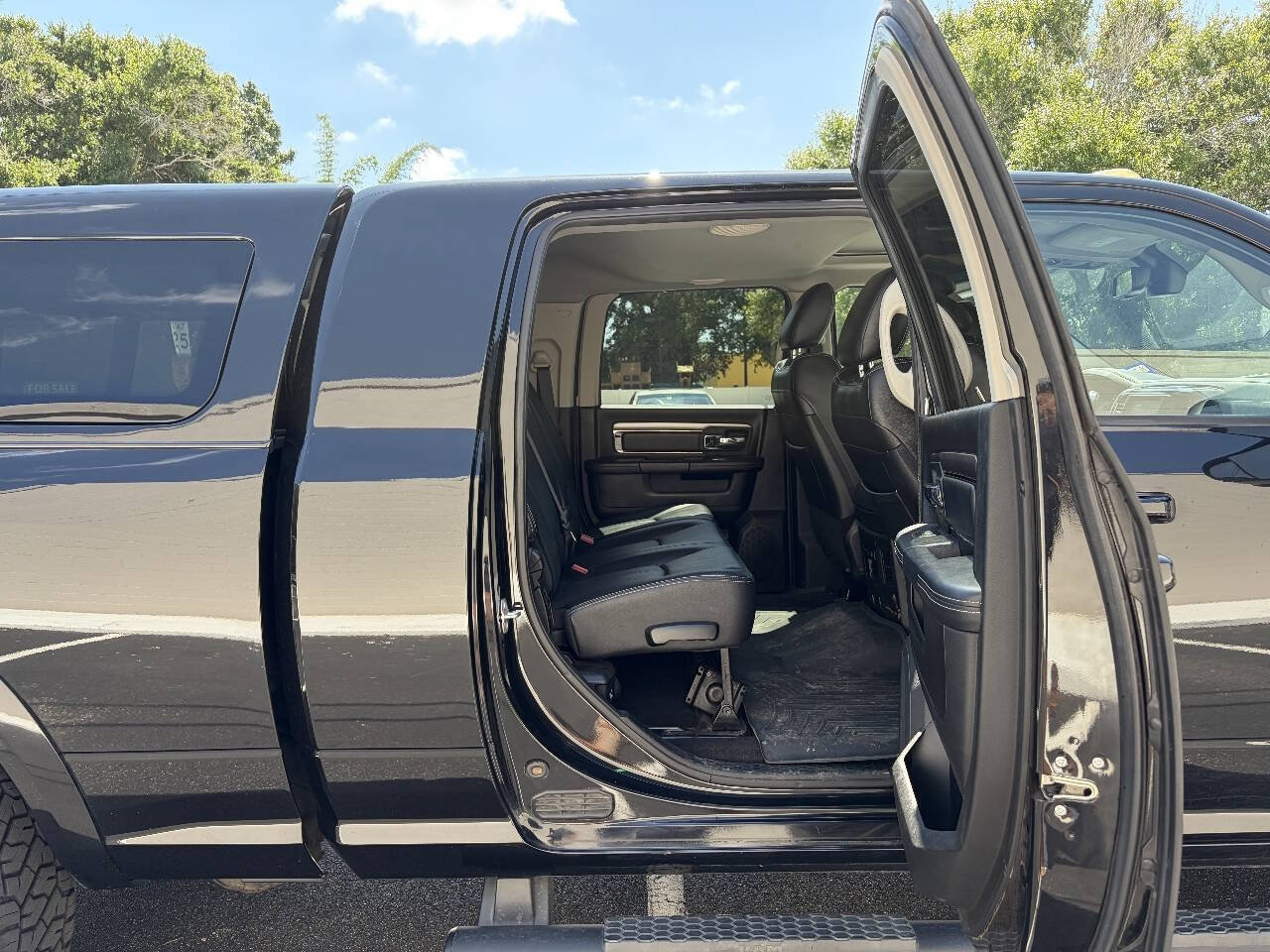 Used 2018 RAM 2500 Laramie w/ Sport Appearance Group AWD/4WD image 28