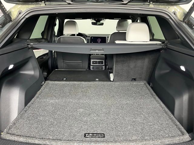 Used 2025 Volkswagen Atlas Cross Sport SEL Premium R-Line image 29