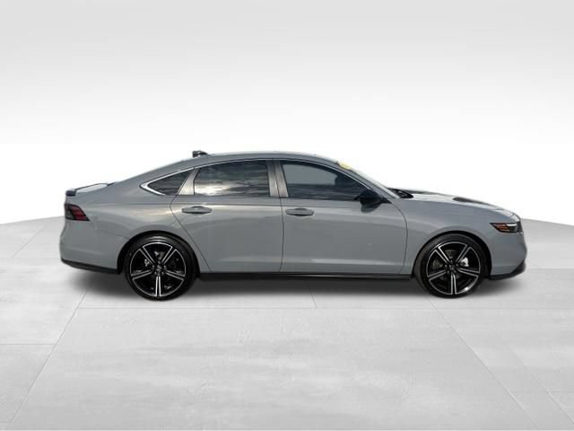 Used 2025 Honda Accord Sport image 9
