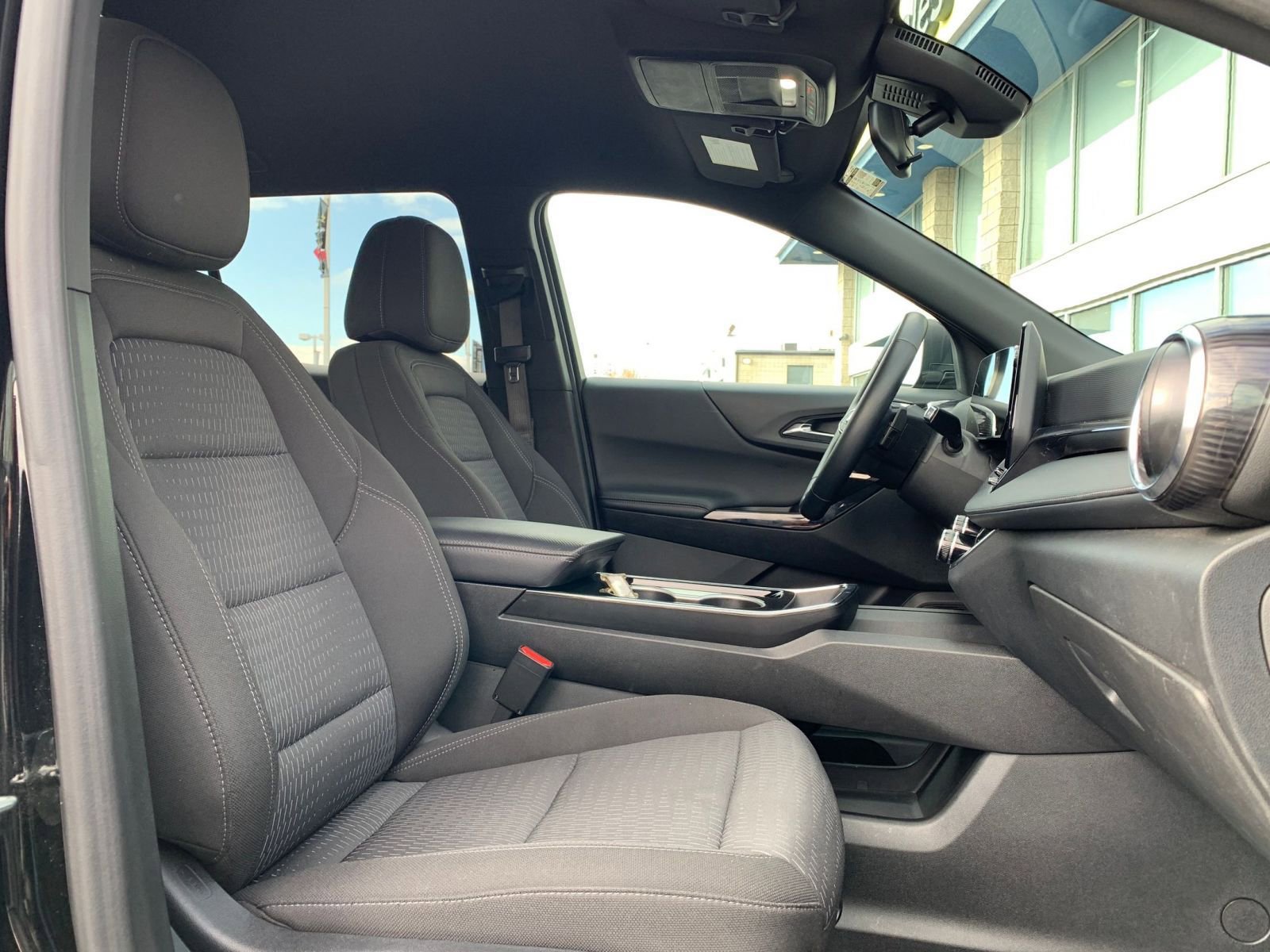 Used 2025 Chevrolet Equinox LT image 35