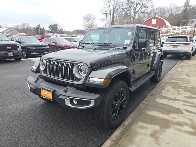 Used 2025 Jeep Wrangler Unlimited Sahara image 3