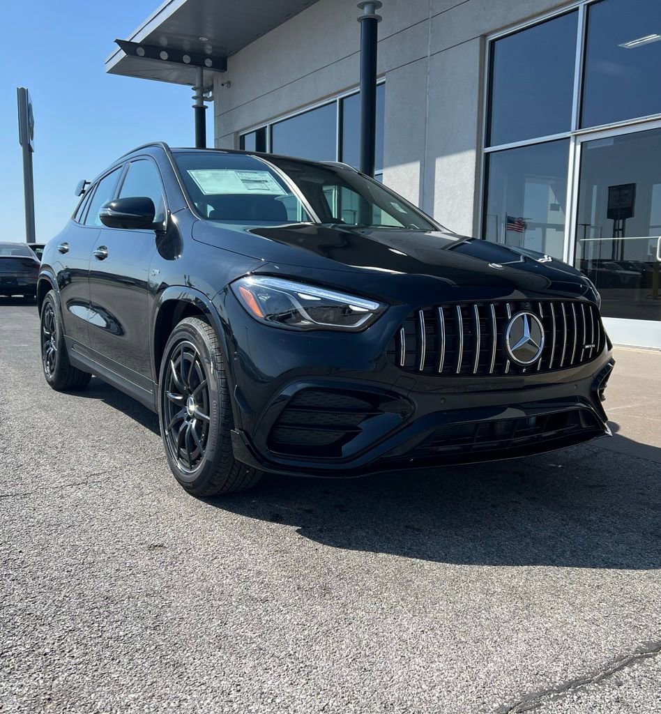 New 2026 Mercedes-Benz GLA 35 AMG 4MATIC image 1