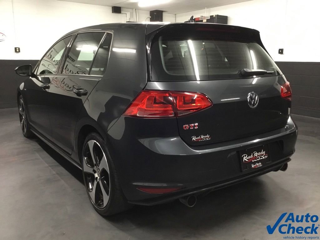 Used 2017 Volkswagen GTI SE image 8