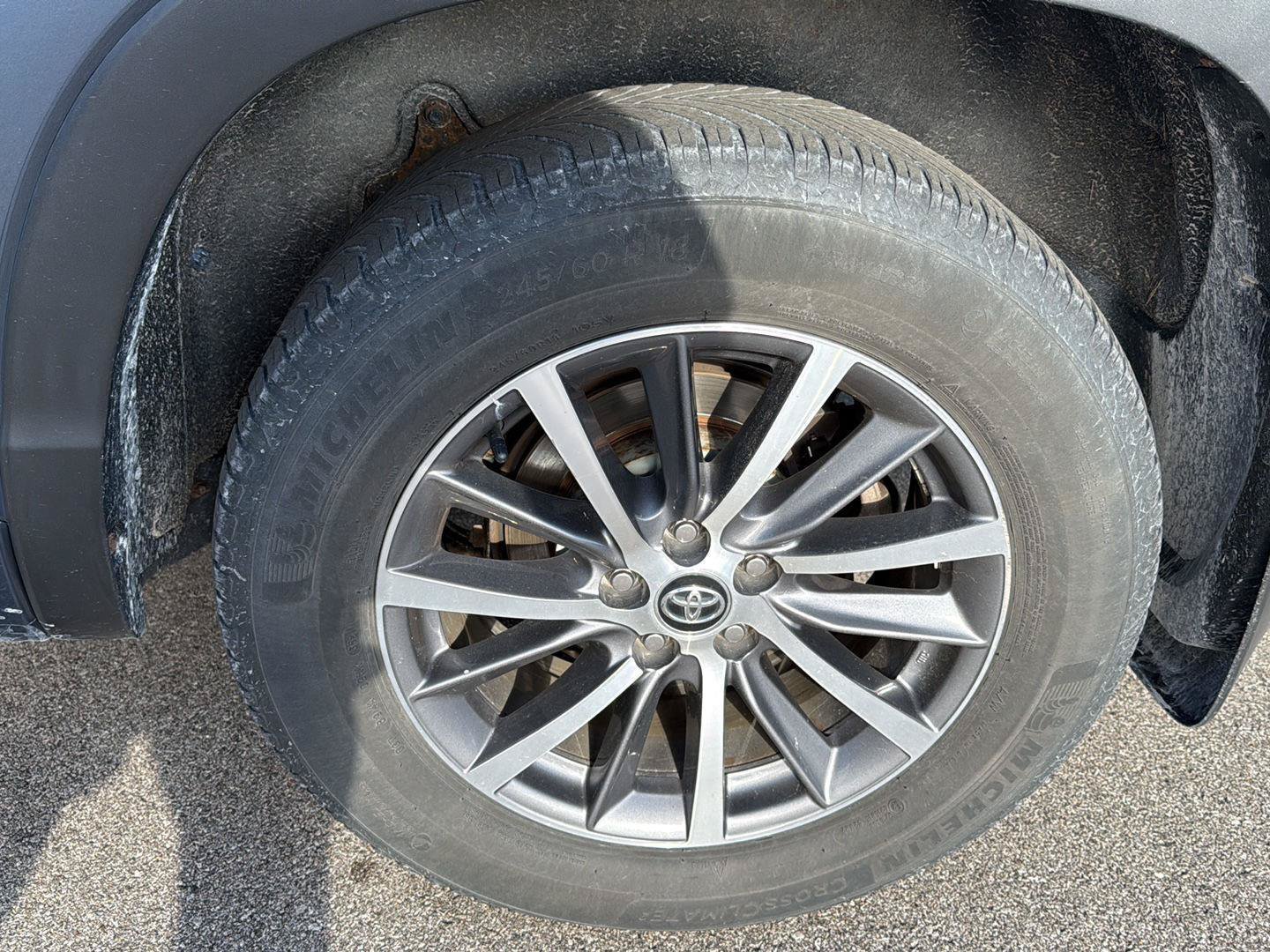 Used 2017 Toyota Highlander XLE AWD/4WD image 17