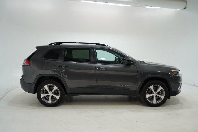 Used 2022 Jeep Cherokee Limited image 9