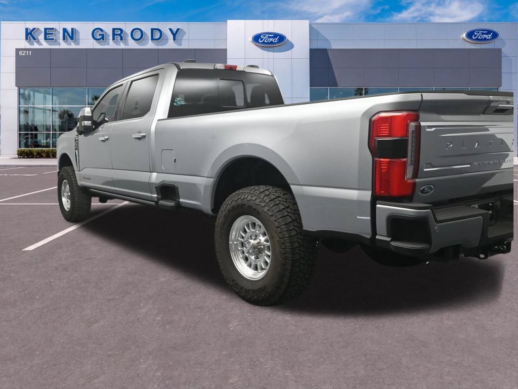 Used 2023 Ford F350 Platinum AWD/4WD image 8