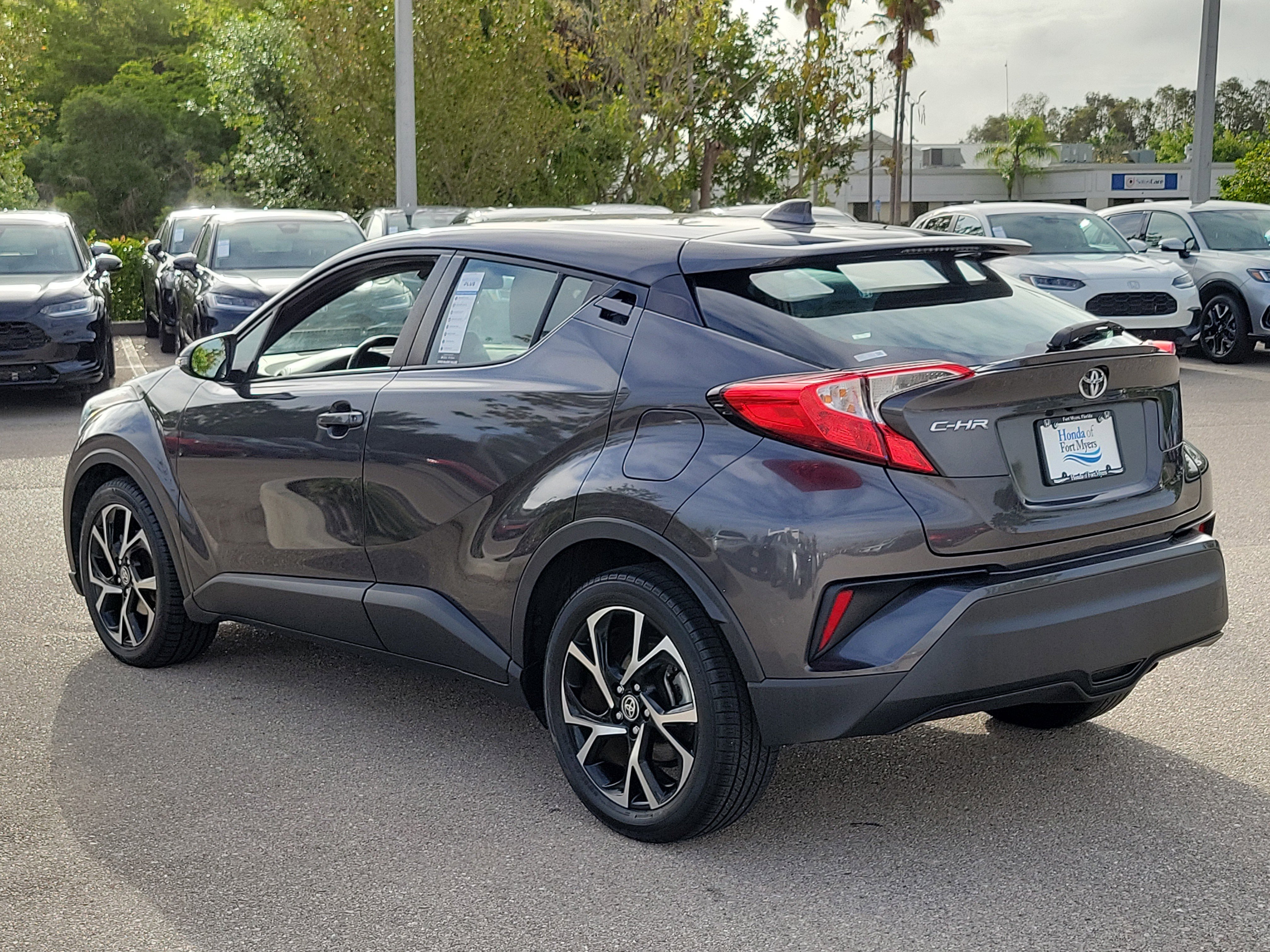 Used 2021 Toyota C-HR XLE FWD image 4