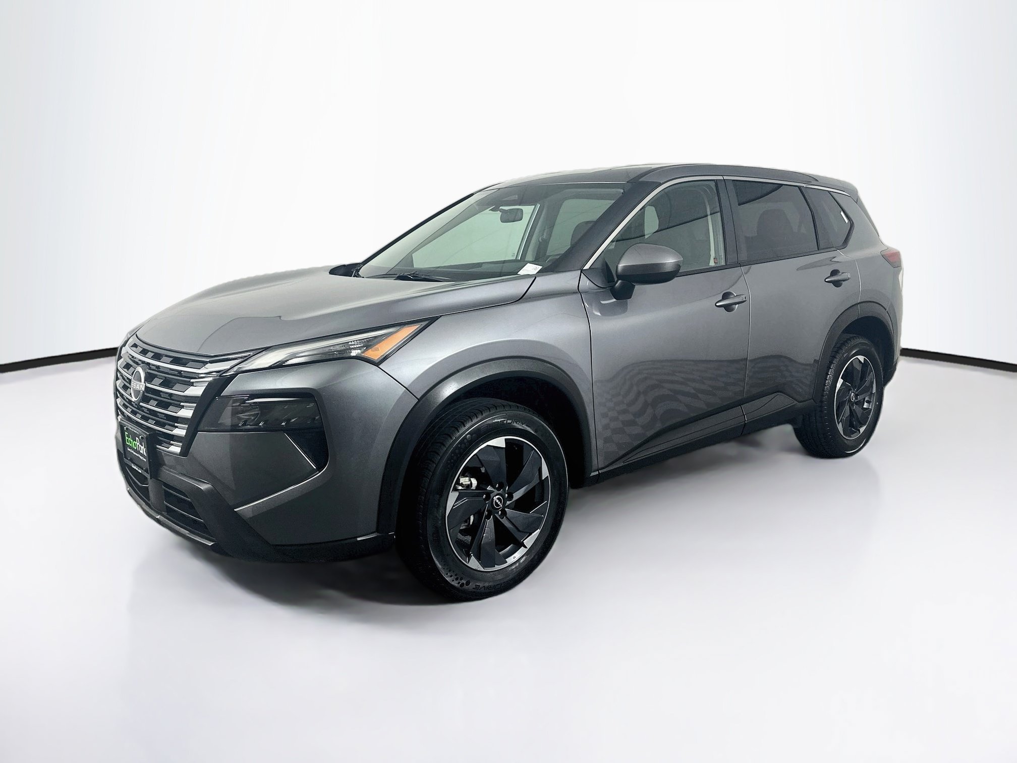 Used 2025 Nissan Rogue SV AWD/4WD image 3