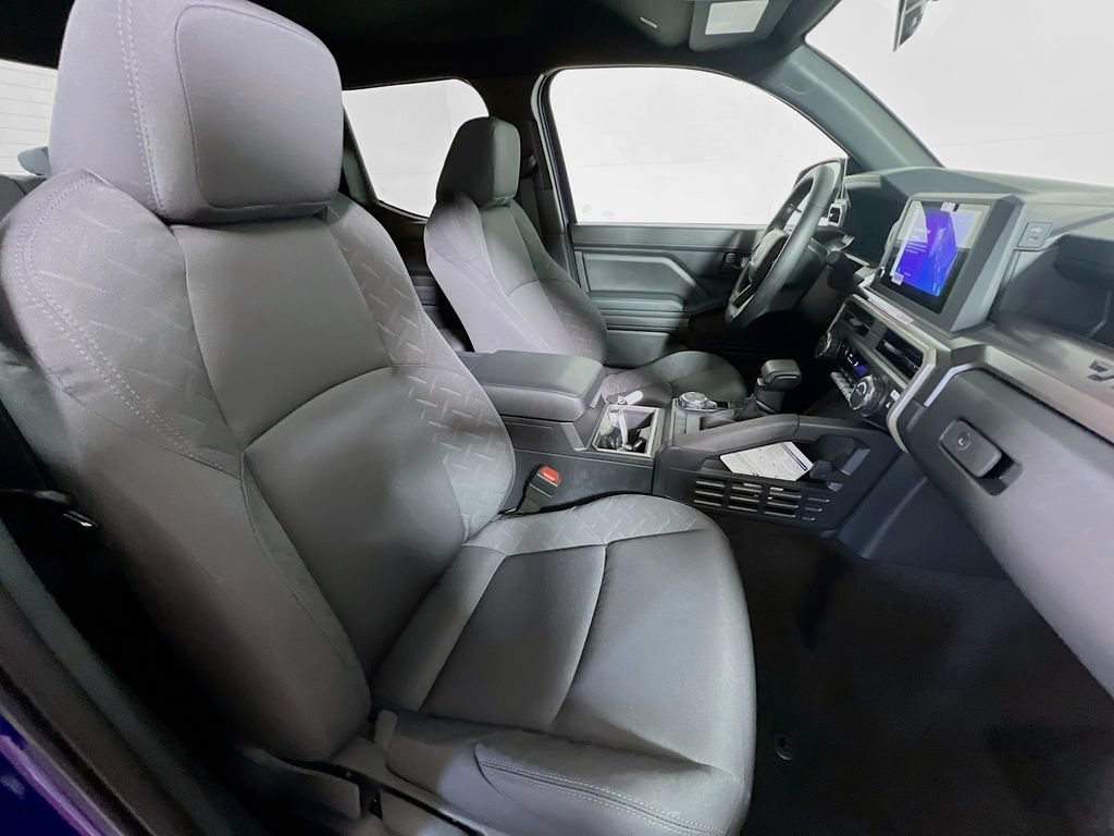Certified 2025 Toyota Tacoma SR5 AWD/4WD image 23