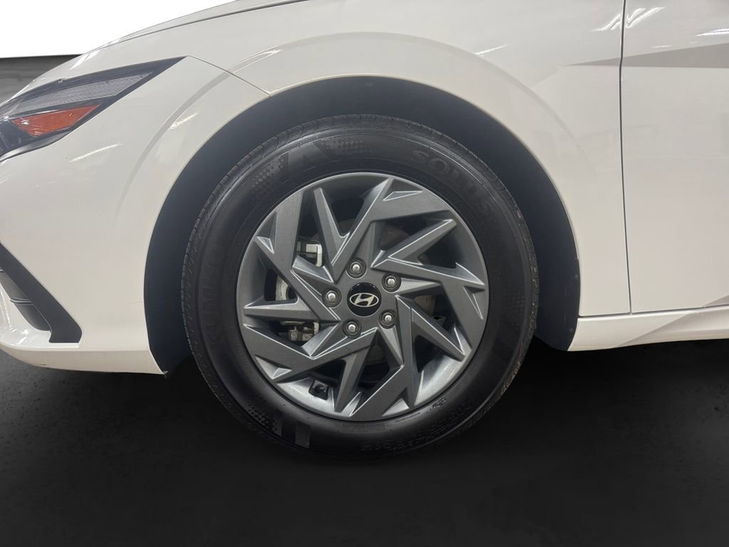 Certified 2024 Hyundai Elantra SEL image 12