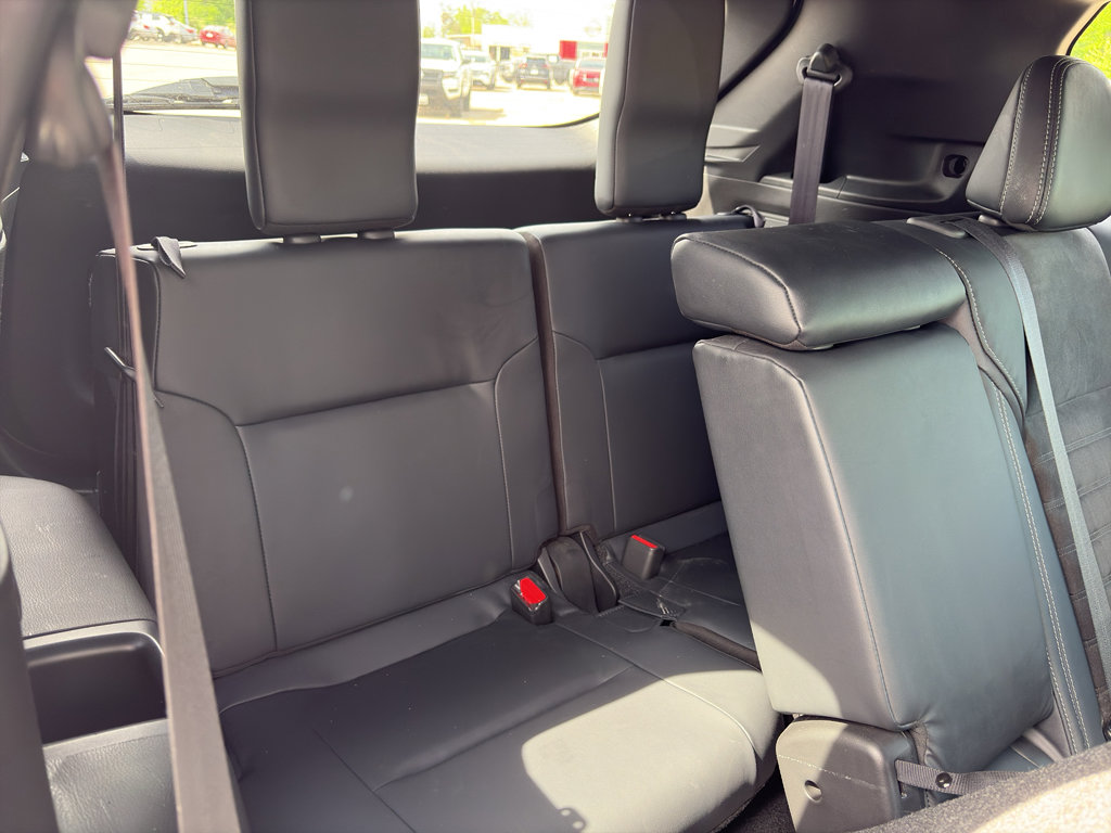 Used 2023 Mitsubishi Outlander SE Black Edition AWD/4WD image 18