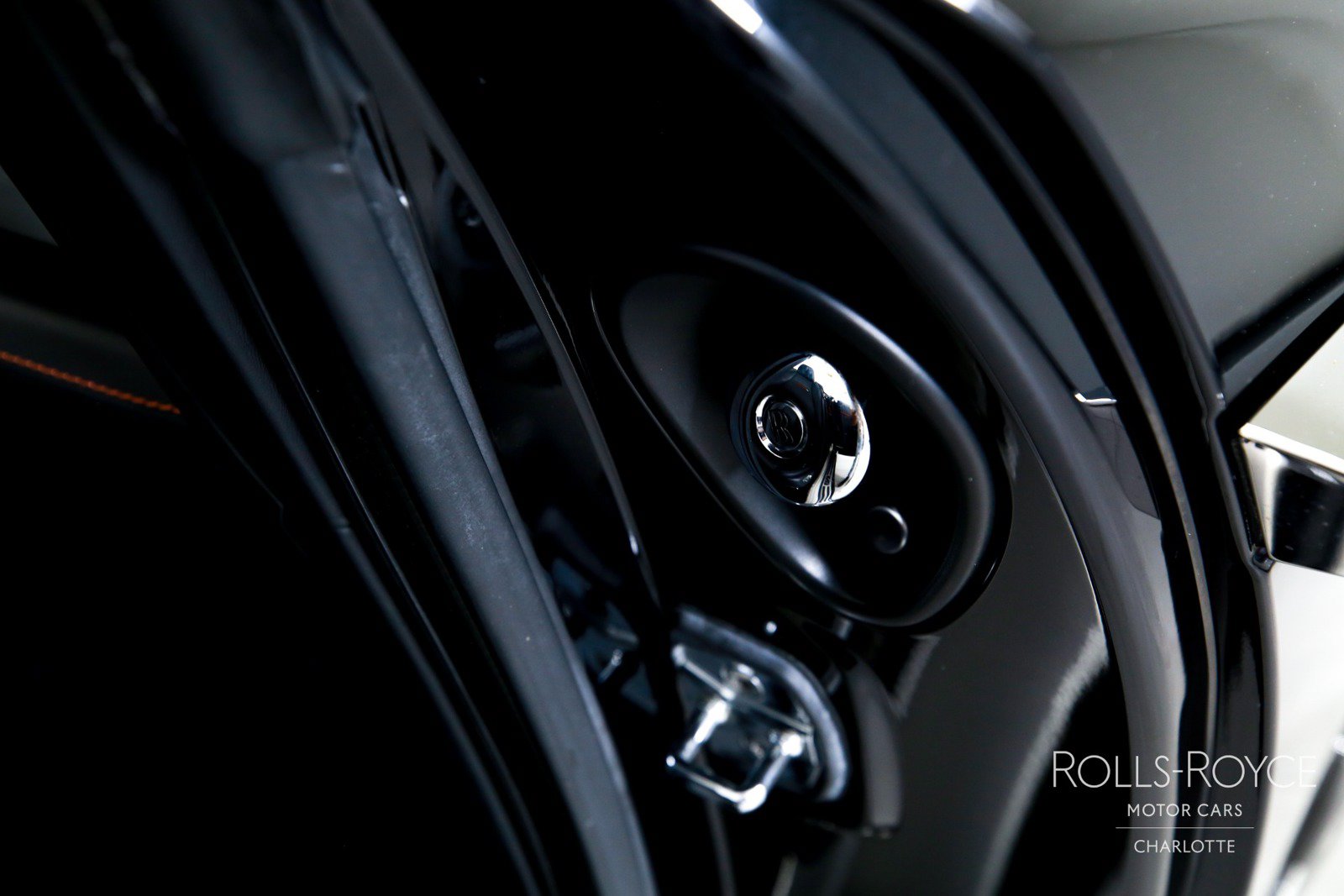 Used 2019 Rolls-Royce Dawn RWD image 26
