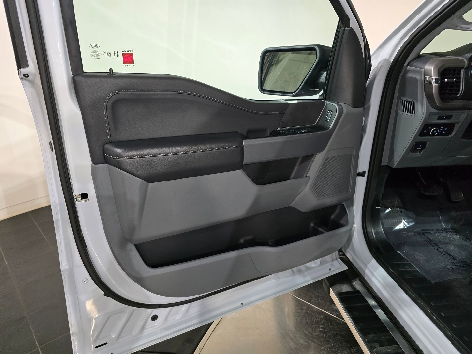 Used 2025 Ford F150 XLT w/ Equipment Group 301A Standard image 12