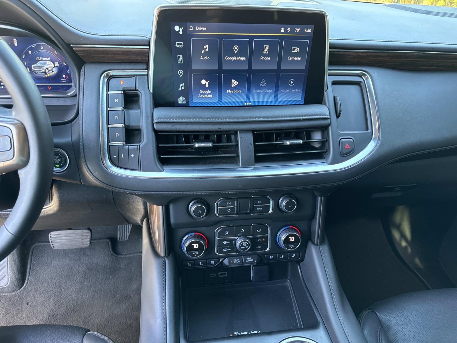 Used 2024 Chevrolet Suburban High Country AWD/4WD image 23