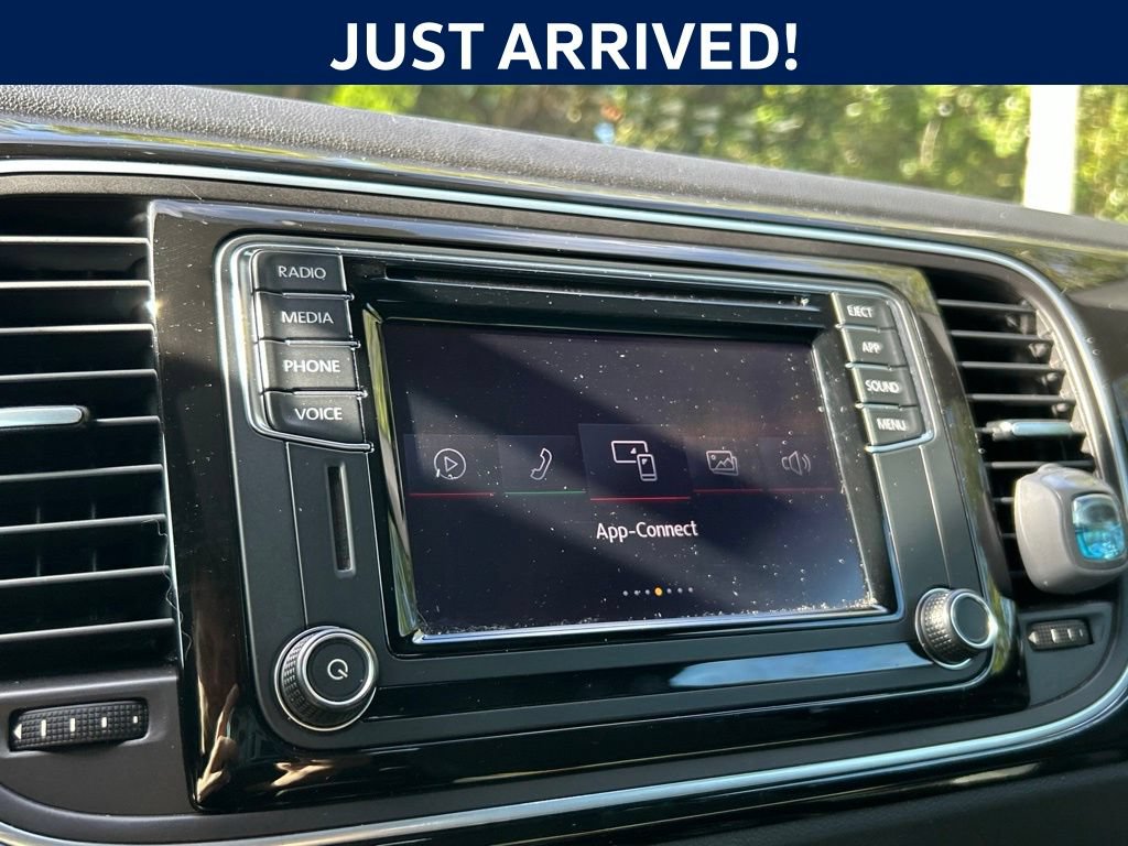 Used 2018 Volkswagen Beetle 2.0T Dune FWD image 18