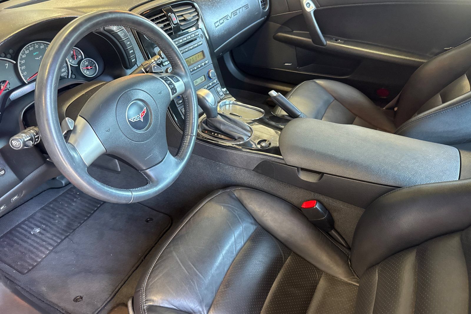 Used 2008 Chevrolet Corvette Coupe w/ Preferred Equipment Group RWD image 11