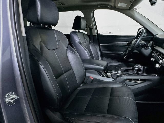 Used 2024 Kia Telluride EX w/ EX Captain's Chair Package AWD/4WD image 31