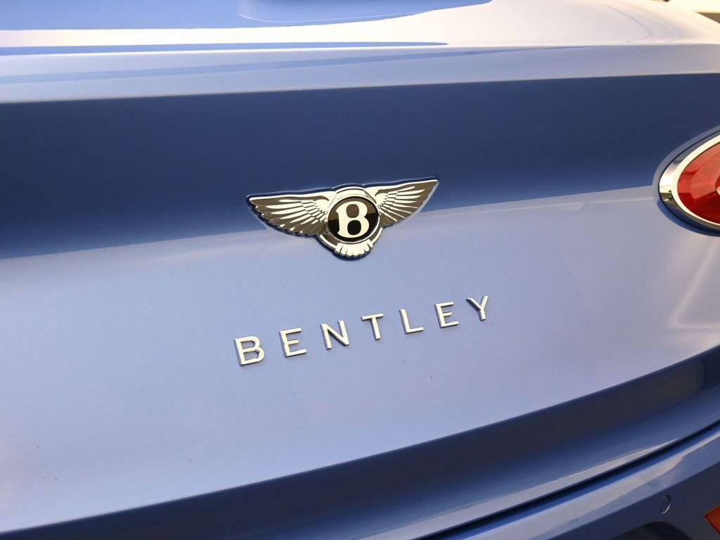 Used 2025 Bentley Bentayga AWD/4WD image 14