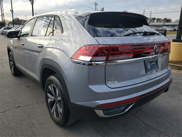 Used 2025 Volkswagen Atlas Cross Sport SE image 6