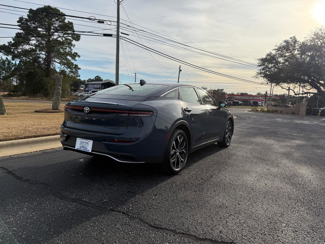 Used 2025 Toyota Crown XLE AWD/4WD image 8