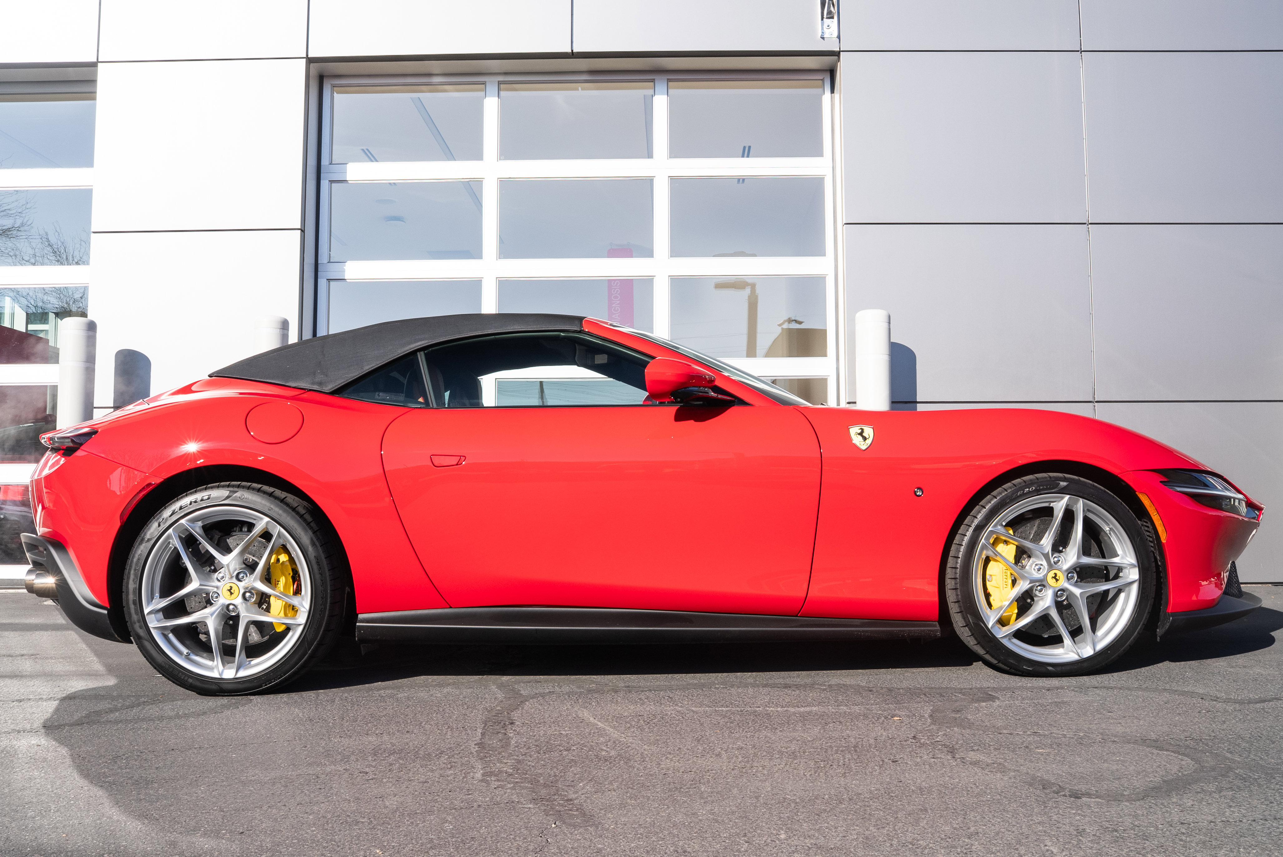 Used 2025 Ferrari Roma Spider image 8