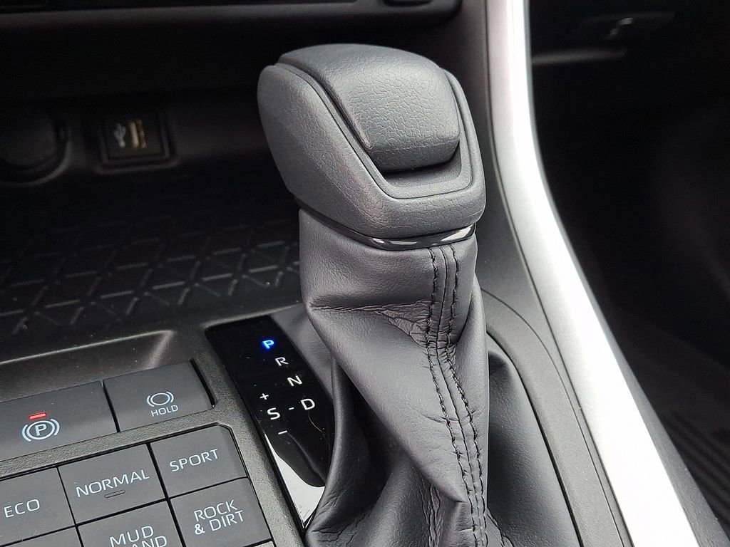 New 2025 Toyota RAV4 XLE w/ Convenience Package image 18